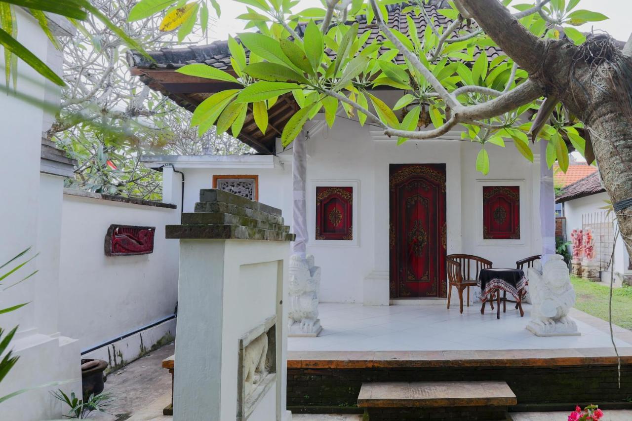 Rumah Paros & Gallery Sukawati Exteriör bild