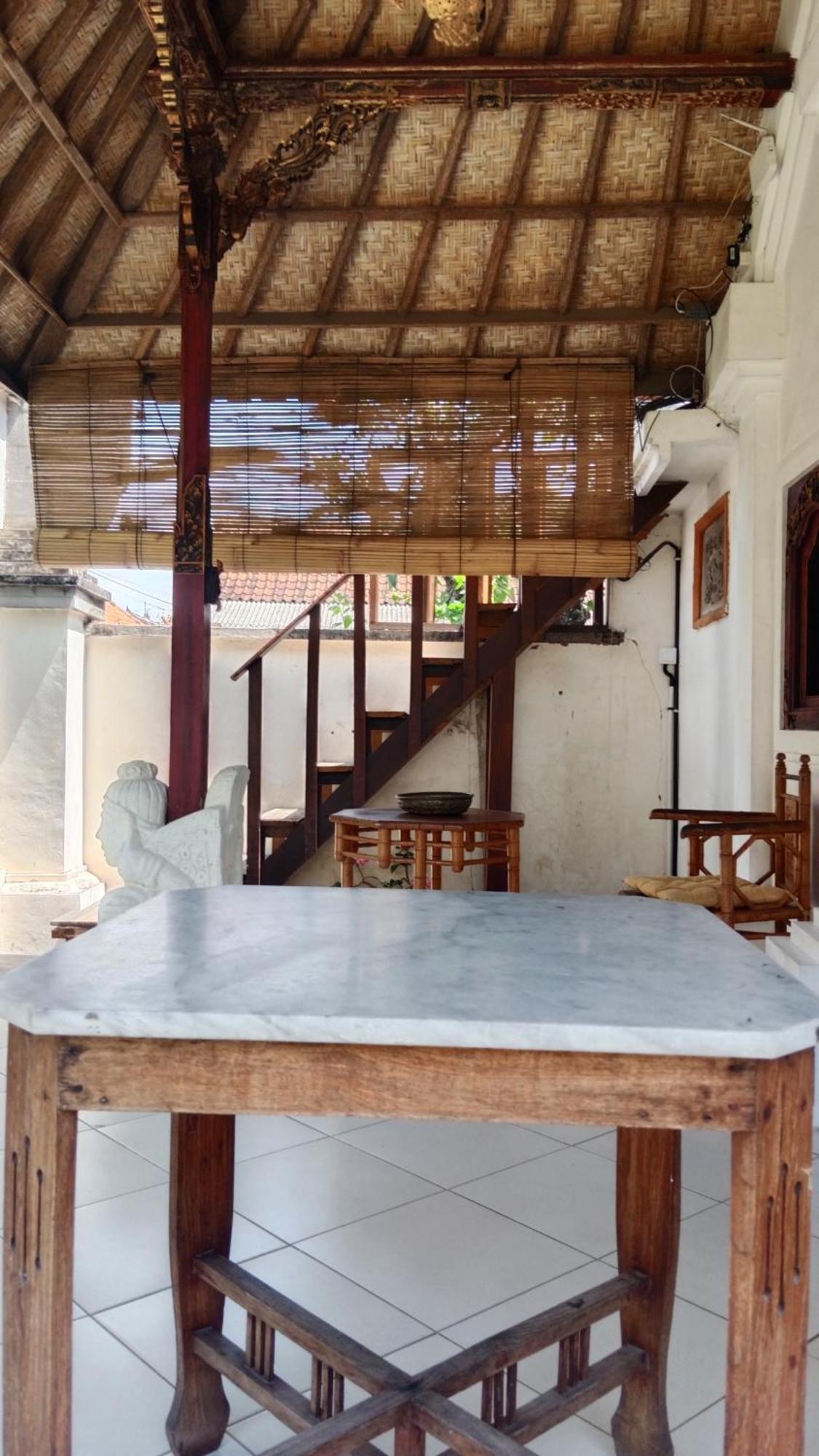 Rumah Paros & Gallery Sukawati Exteriör bild